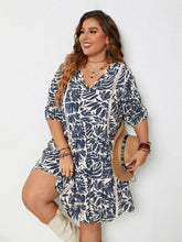 Load image into Gallery viewer, Plus Size Printed V-Neck Half Sleeve Mini Dress