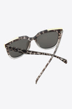 Load image into Gallery viewer, Tortoiseshell Polycarbonate Frame Full Rim Sunglasses
