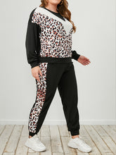 Load image into Gallery viewer, Plus Size Leopard Sweatshirt and Sweatpants Set
